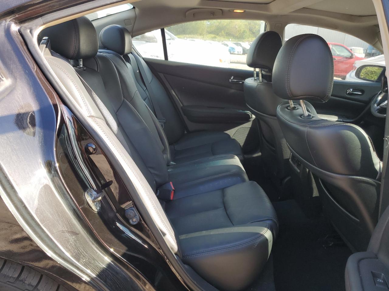 2010 NISSAN Maxima