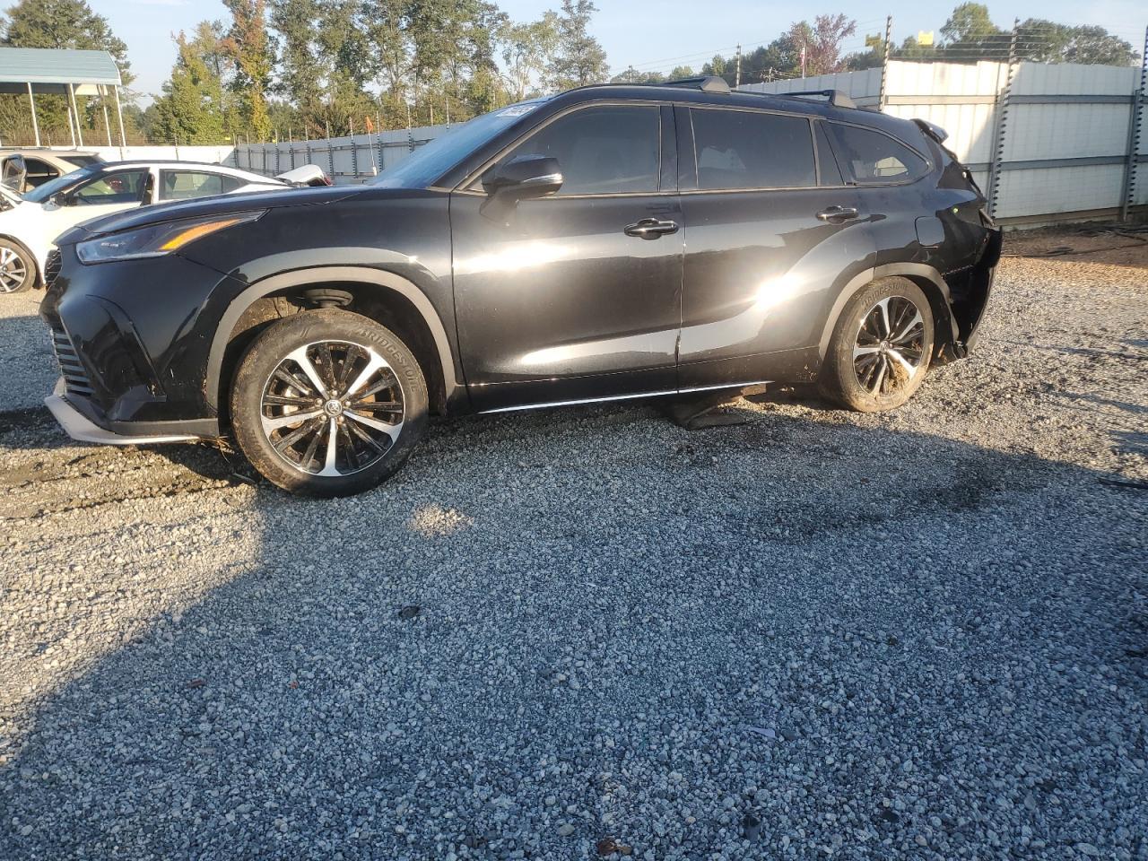 2022 TOYOTA HIGHLANDER