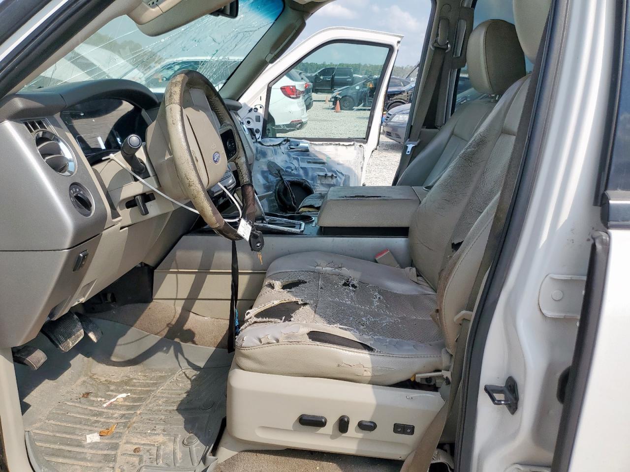 2013 FORD Expedition
