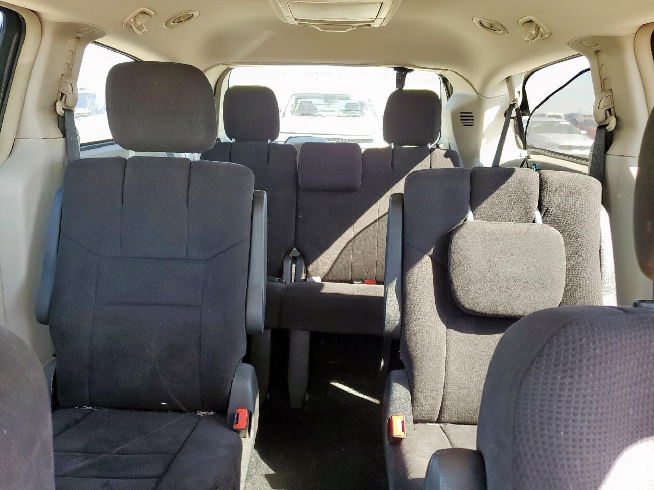 2011 CHRYSLER Town & Country