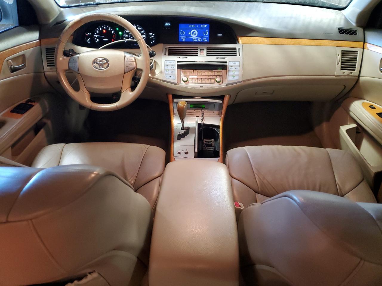 2005 TOYOTA Avalon