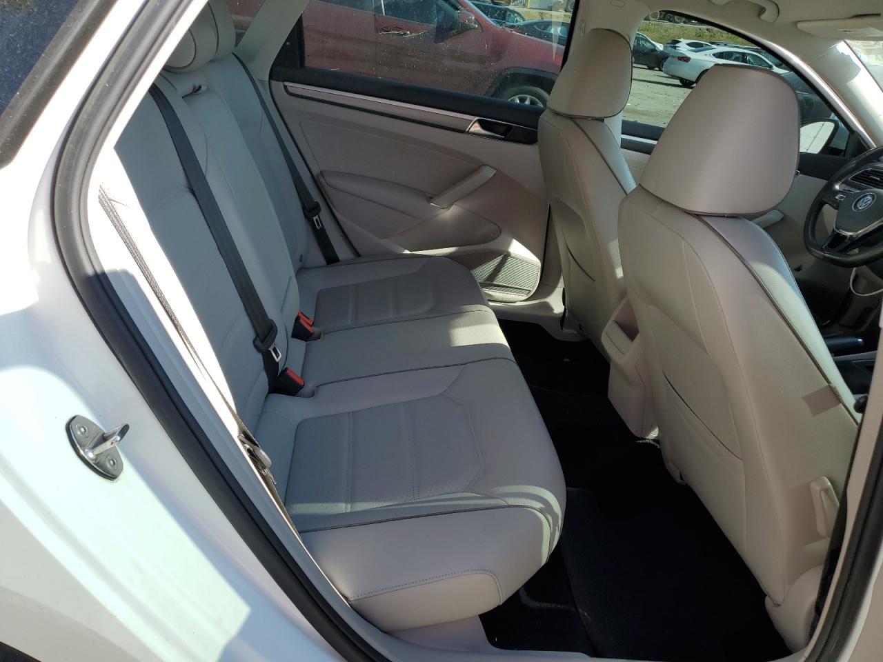 2018 VOLKSWAGEN Passat