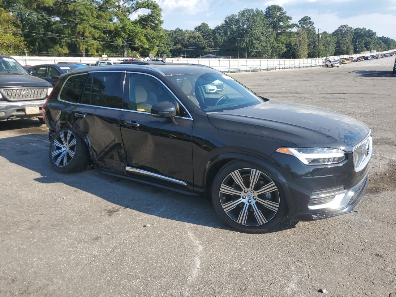 2022 VOLVO XC90