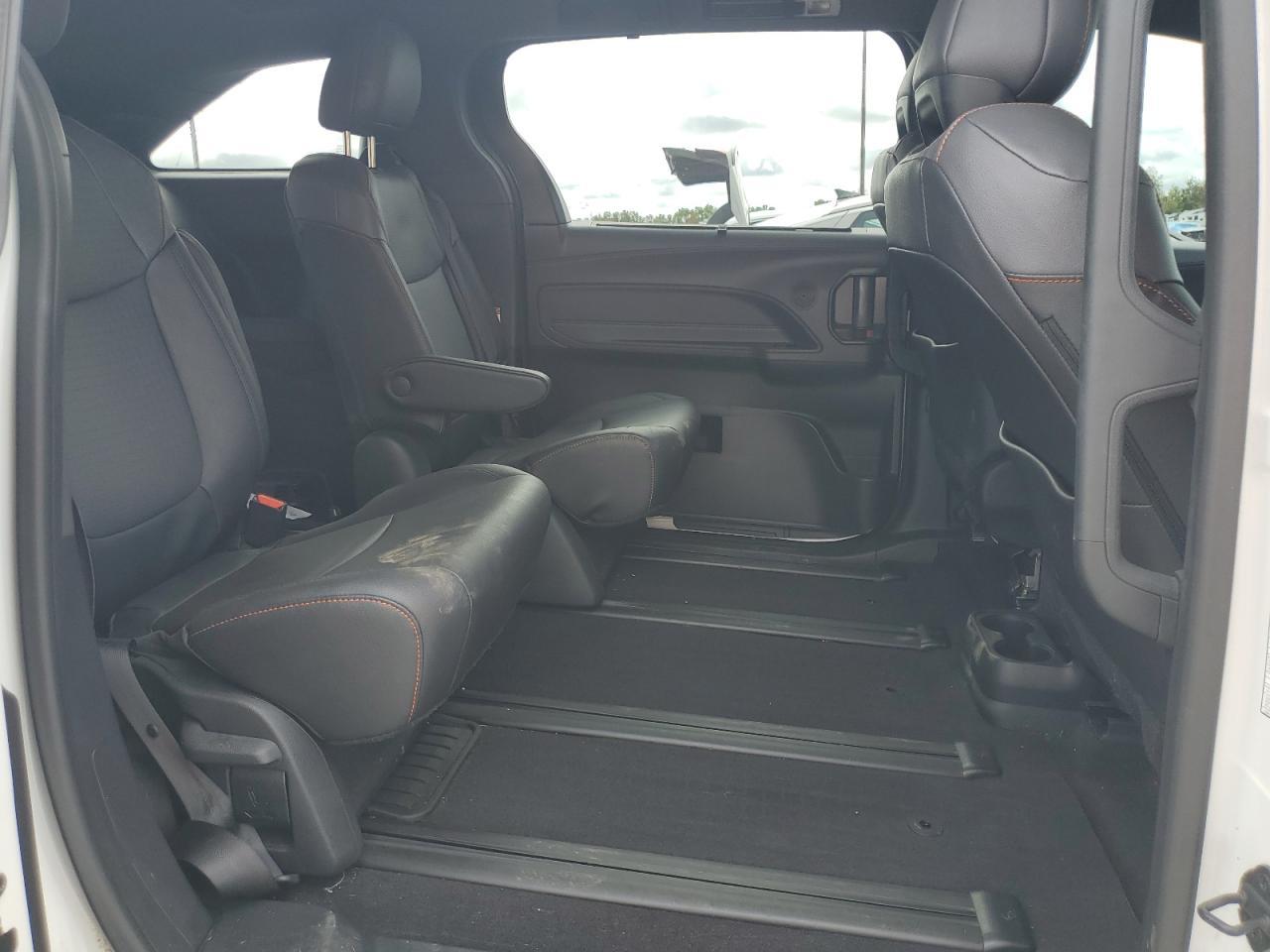 2023 TOYOTA SIENNA