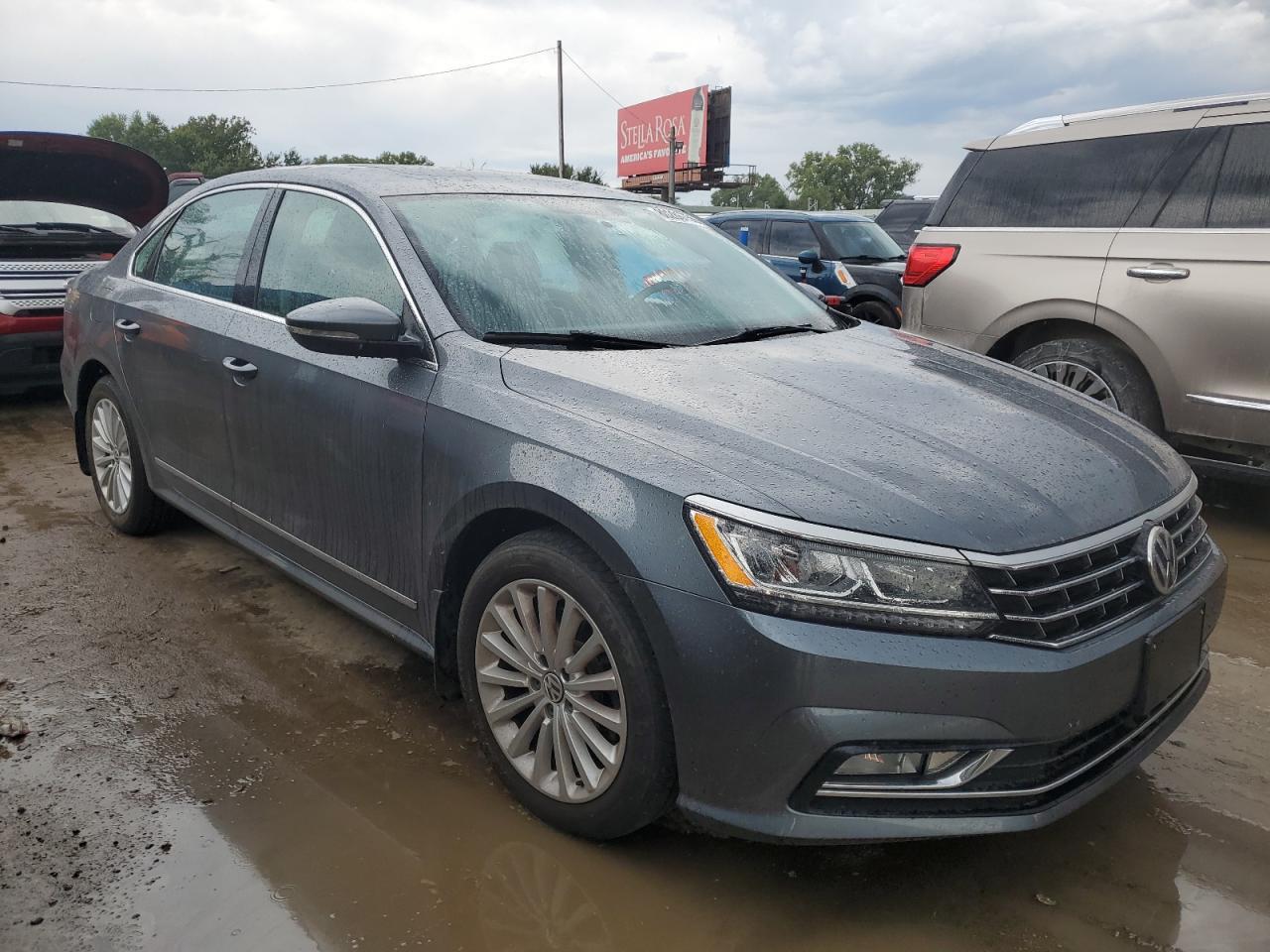 2016 VOLKSWAGEN Passat