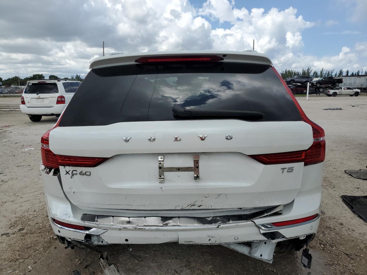 2021 VOLVO XC60