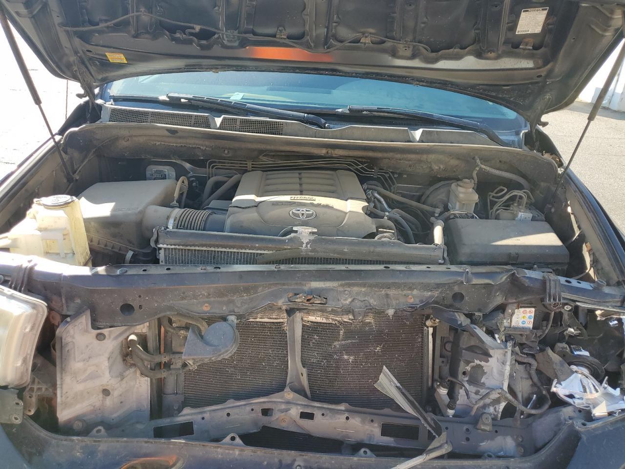 2011 TOYOTA TUNDRA