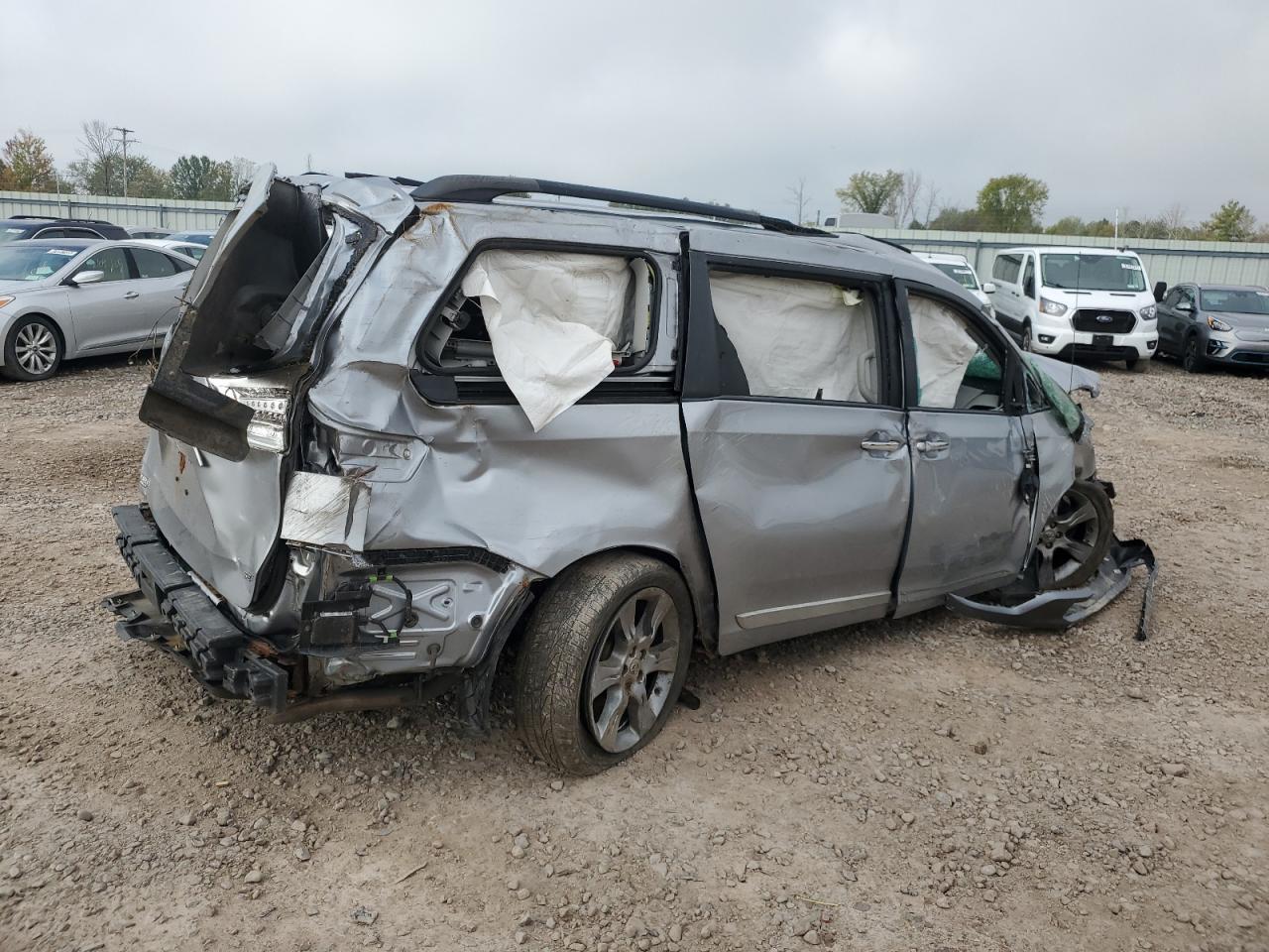 2013 TOYOTA SIENNA