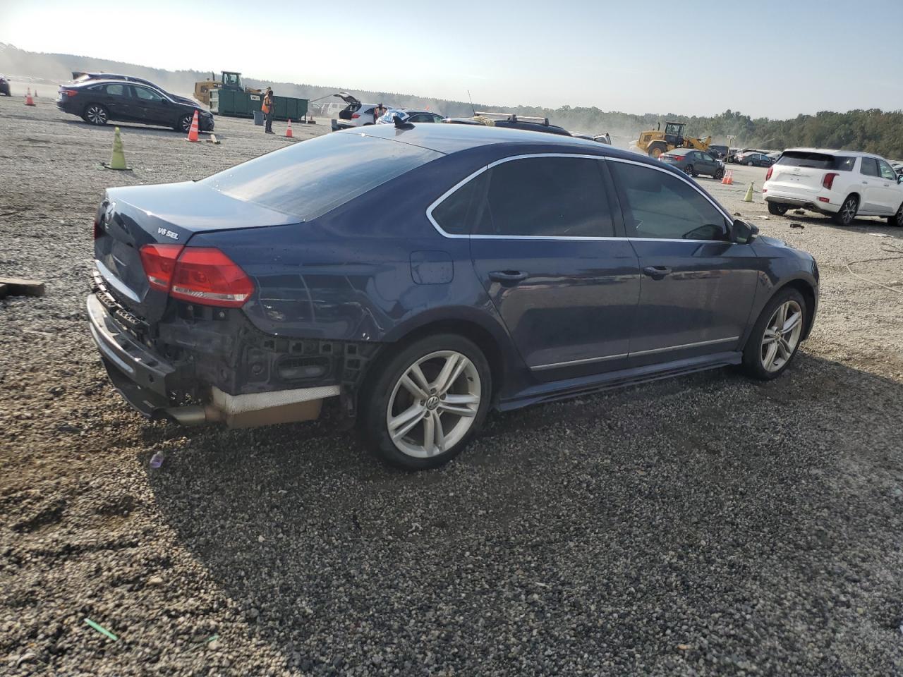 2015 VOLKSWAGEN Passat