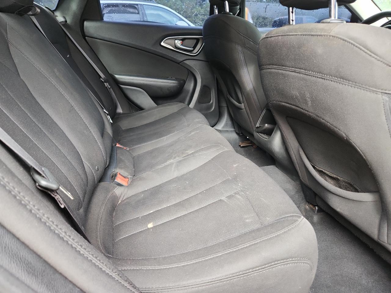 2015 CHRYSLER 200