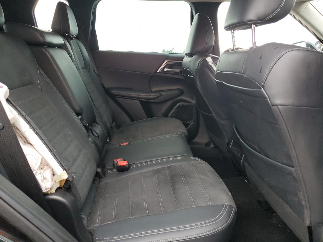 2023 MITSUBISHI outlander