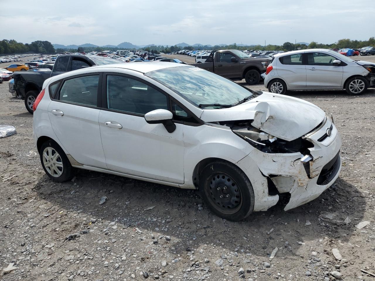 2013 FORD Fiesta