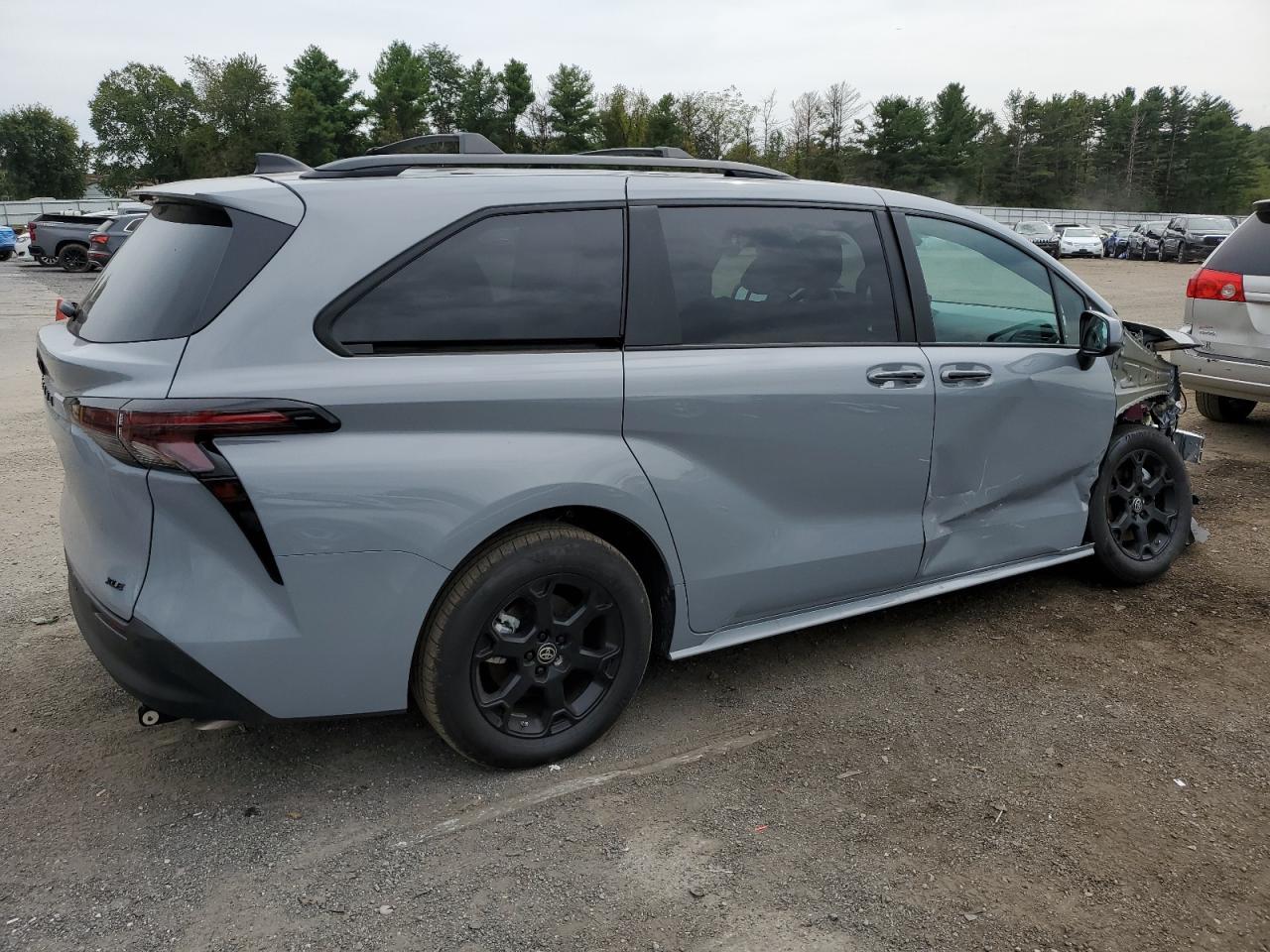 2025 TOYOTA SIENNA