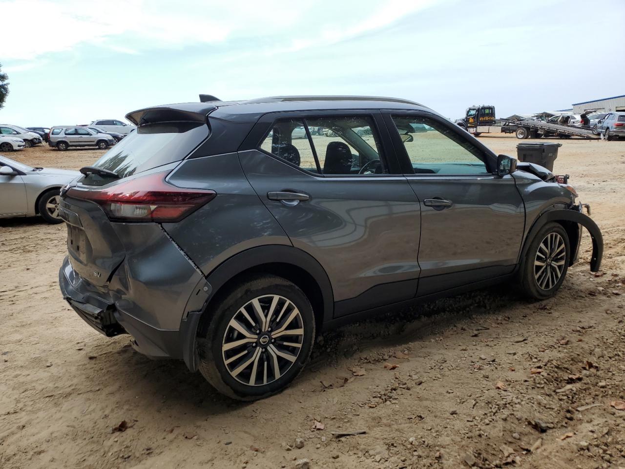 2021 NISSAN KICKS