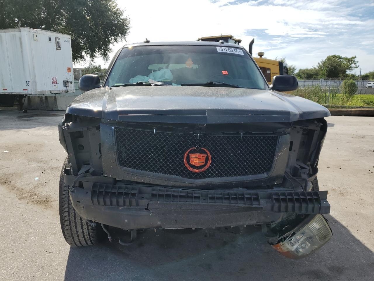 2003 CADILLAC ESCALADE