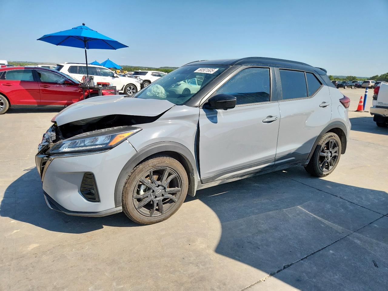 2024 NISSAN KICKS