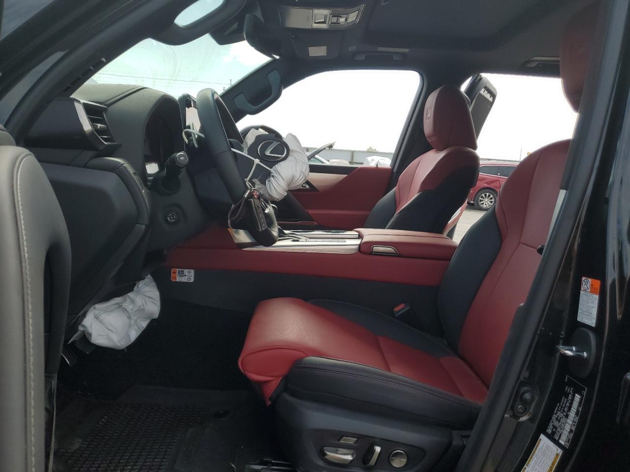 2025 LEXUS LX 600