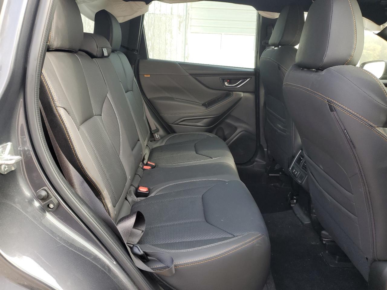 2022 SUBARU FORESTER