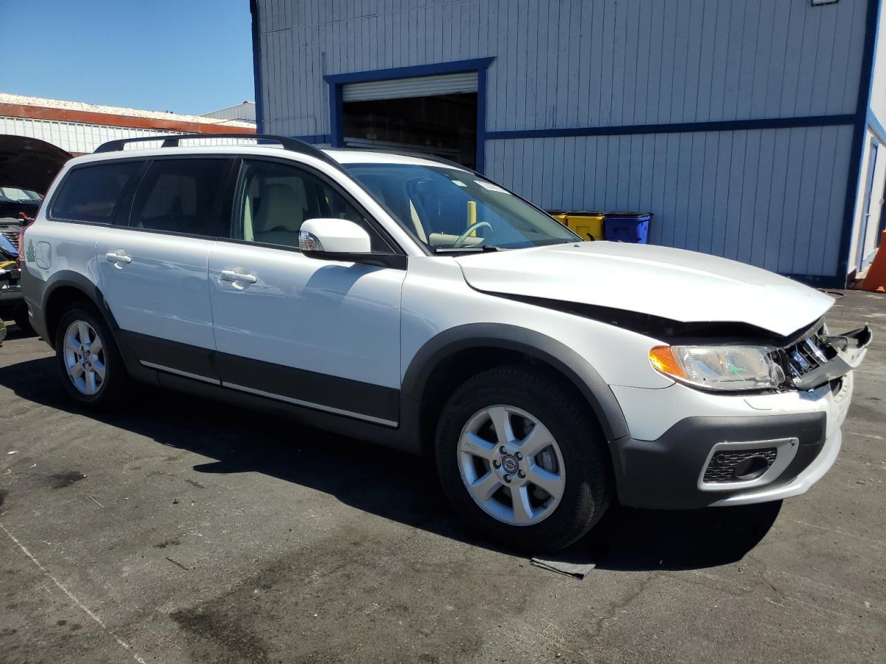 2008 VOLVO XC70