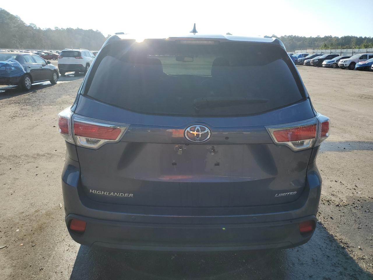 2016 TOYOTA HIGHLANDER