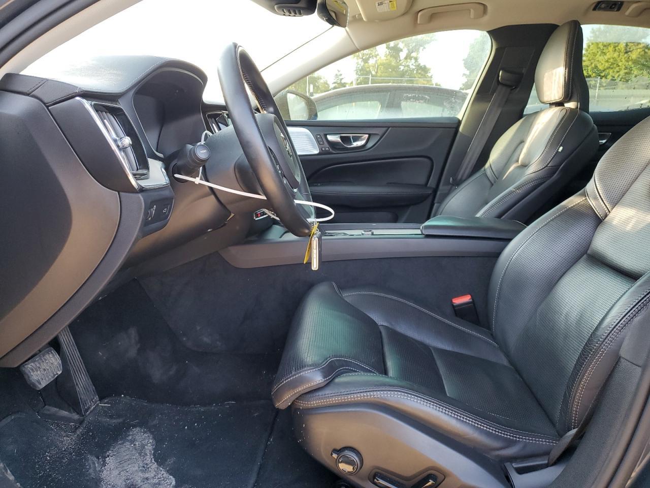 2019 VOLVO S60