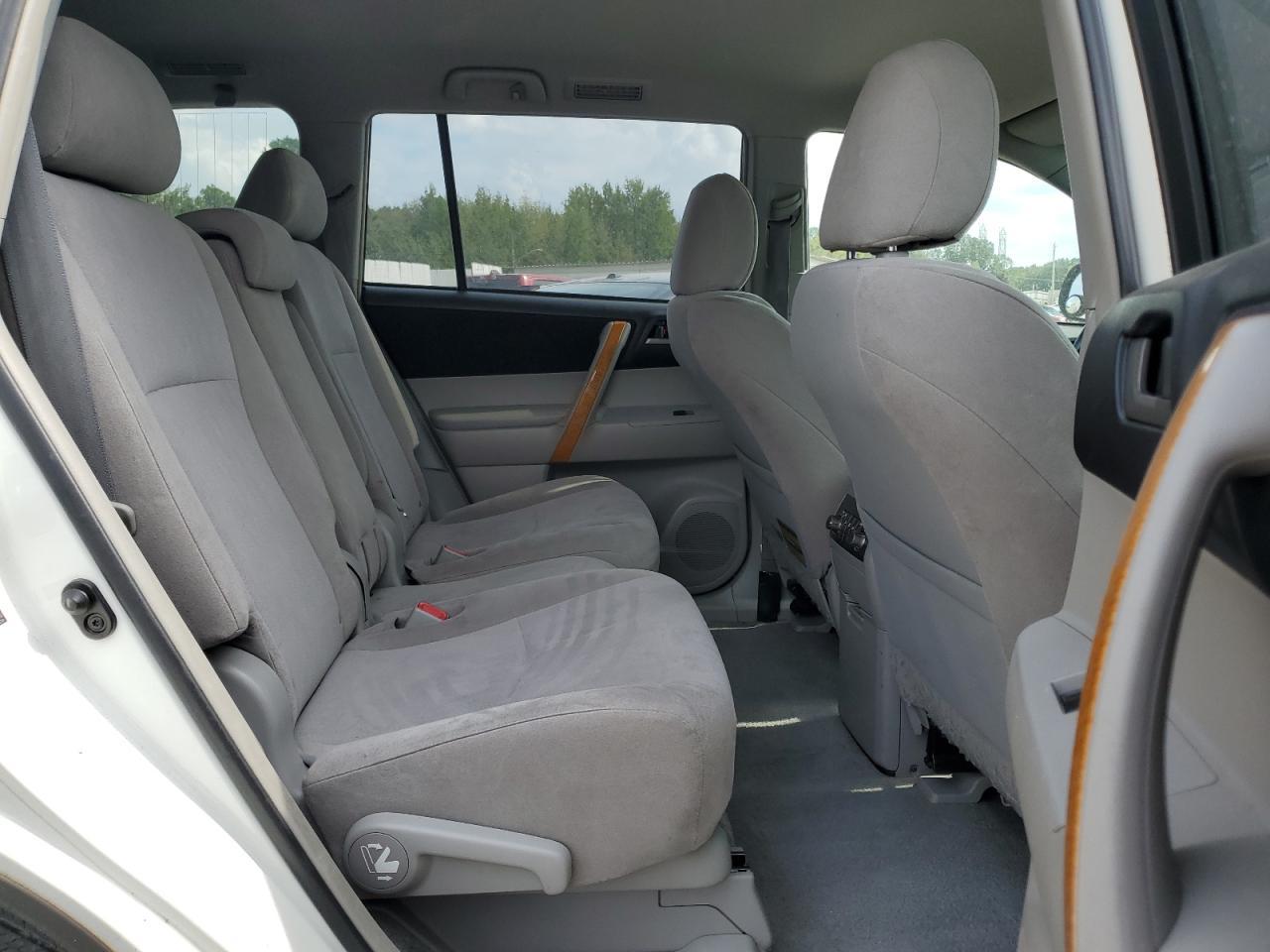2010 TOYOTA HIGHLANDER
