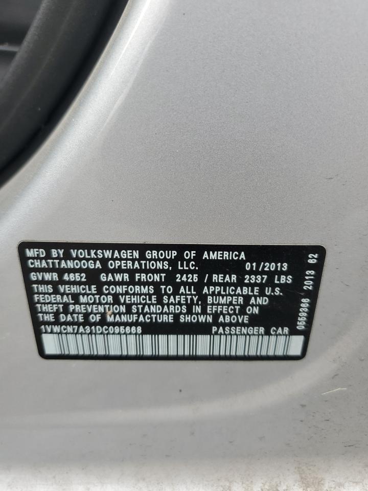 2013 VOLKSWAGEN Passat