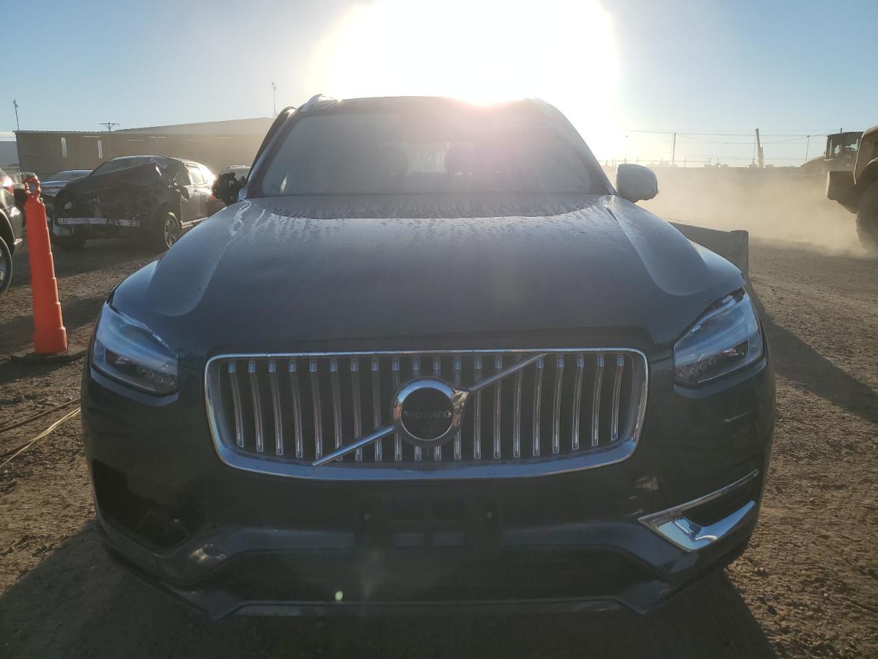 2023 VOLVO XC90