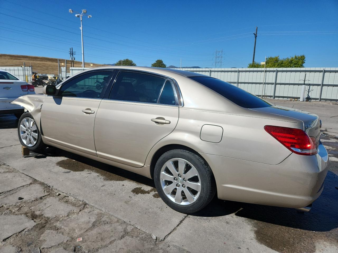 2005 TOYOTA Avalon