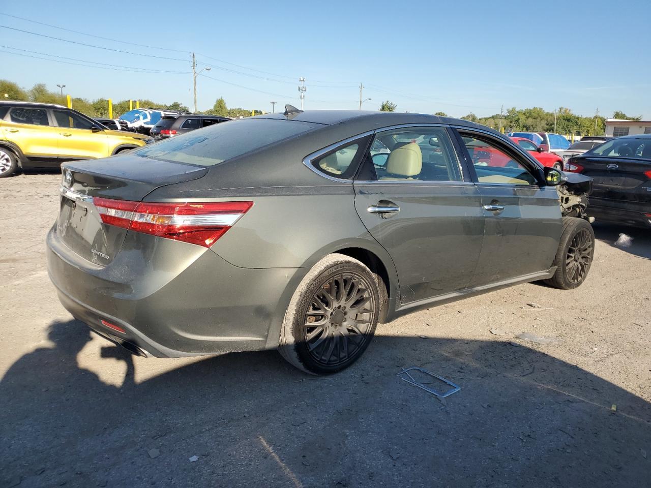 2013 TOYOTA Avalon