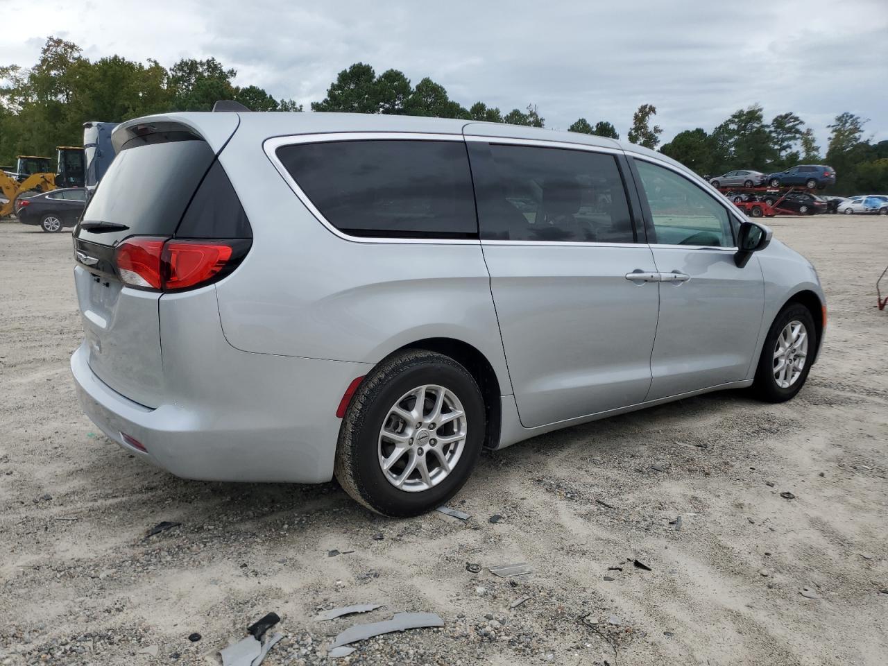 2023 CHRYSLER Voyager