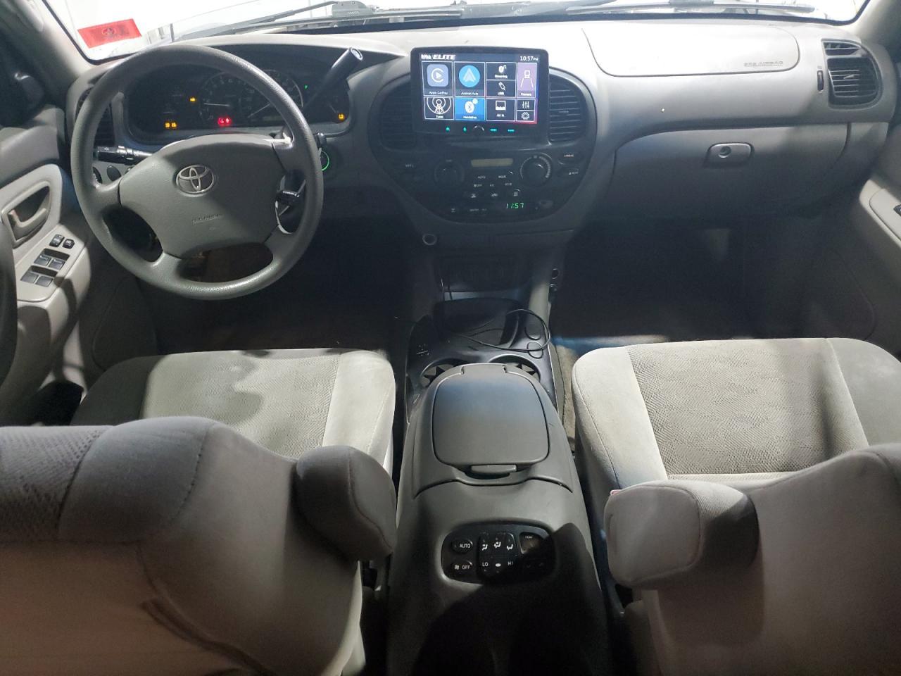 2005 TOYOTA Sequoia