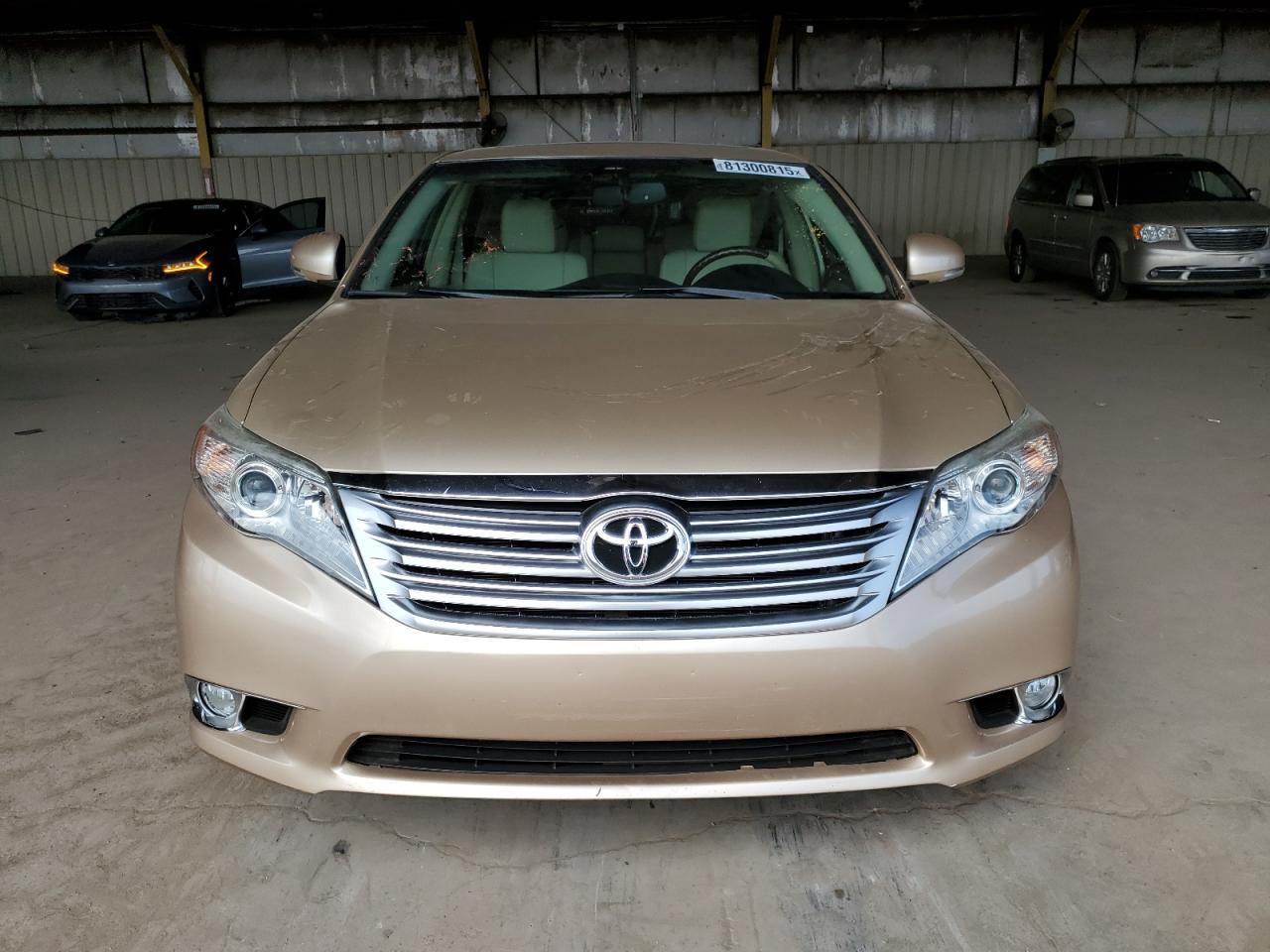 2012 TOYOTA Avalon