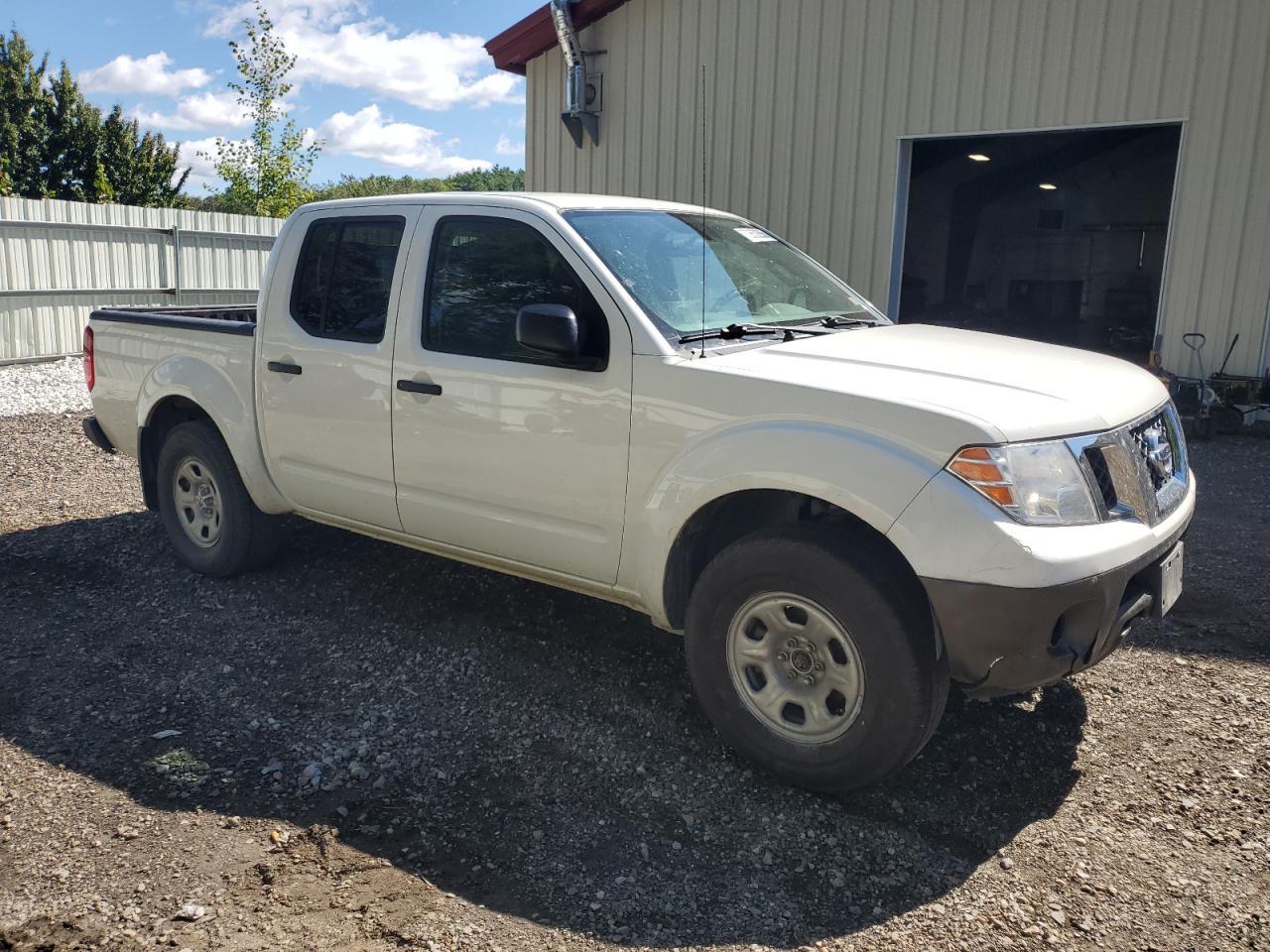 2017 NISSAN Frontier