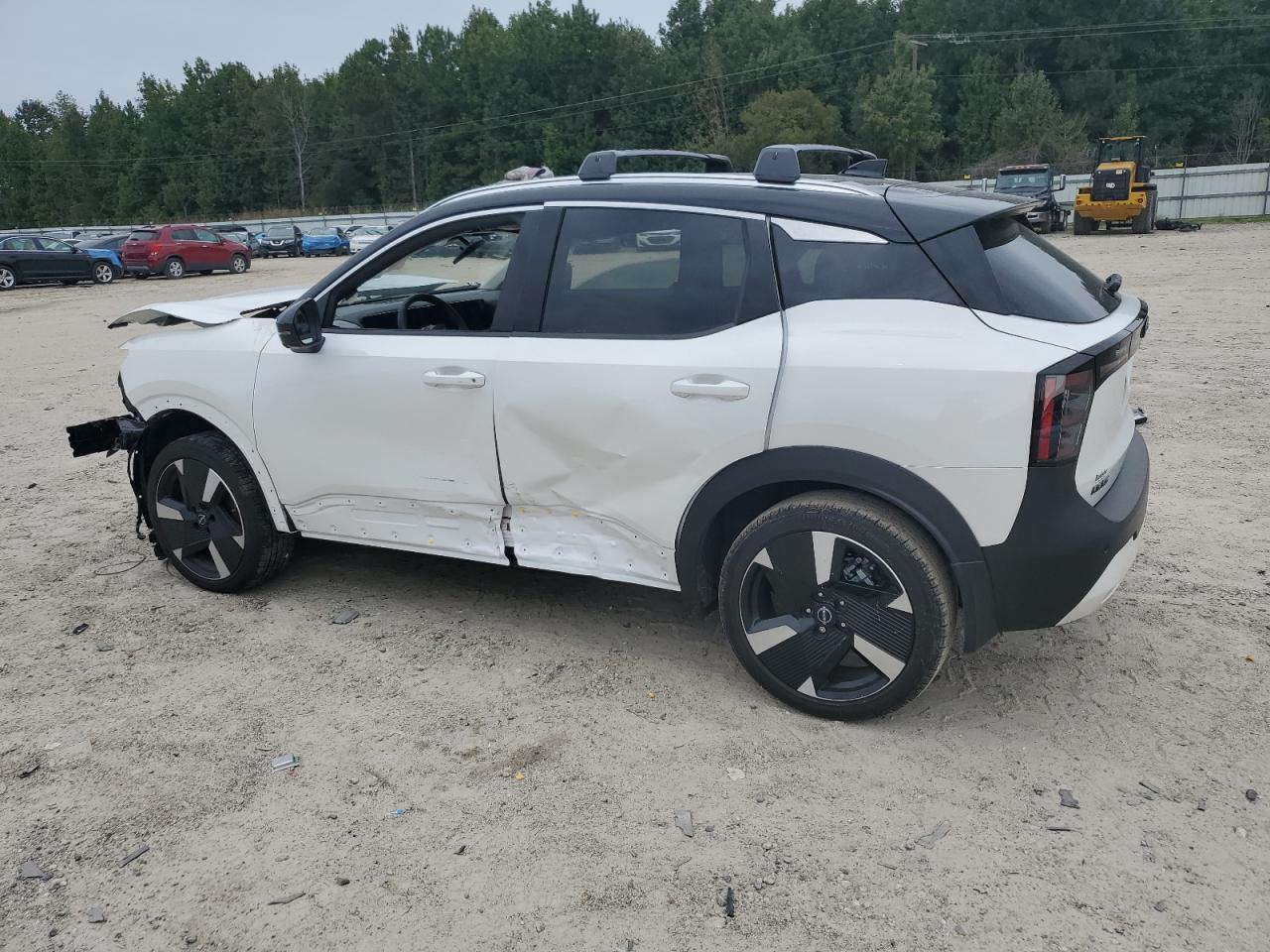 2025 NISSAN KICKS