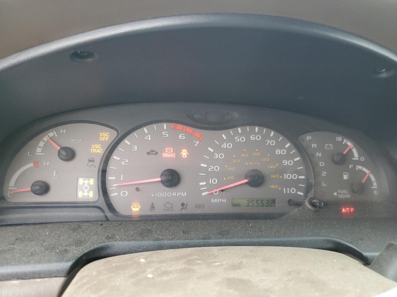 2002 TOYOTA Sequoia