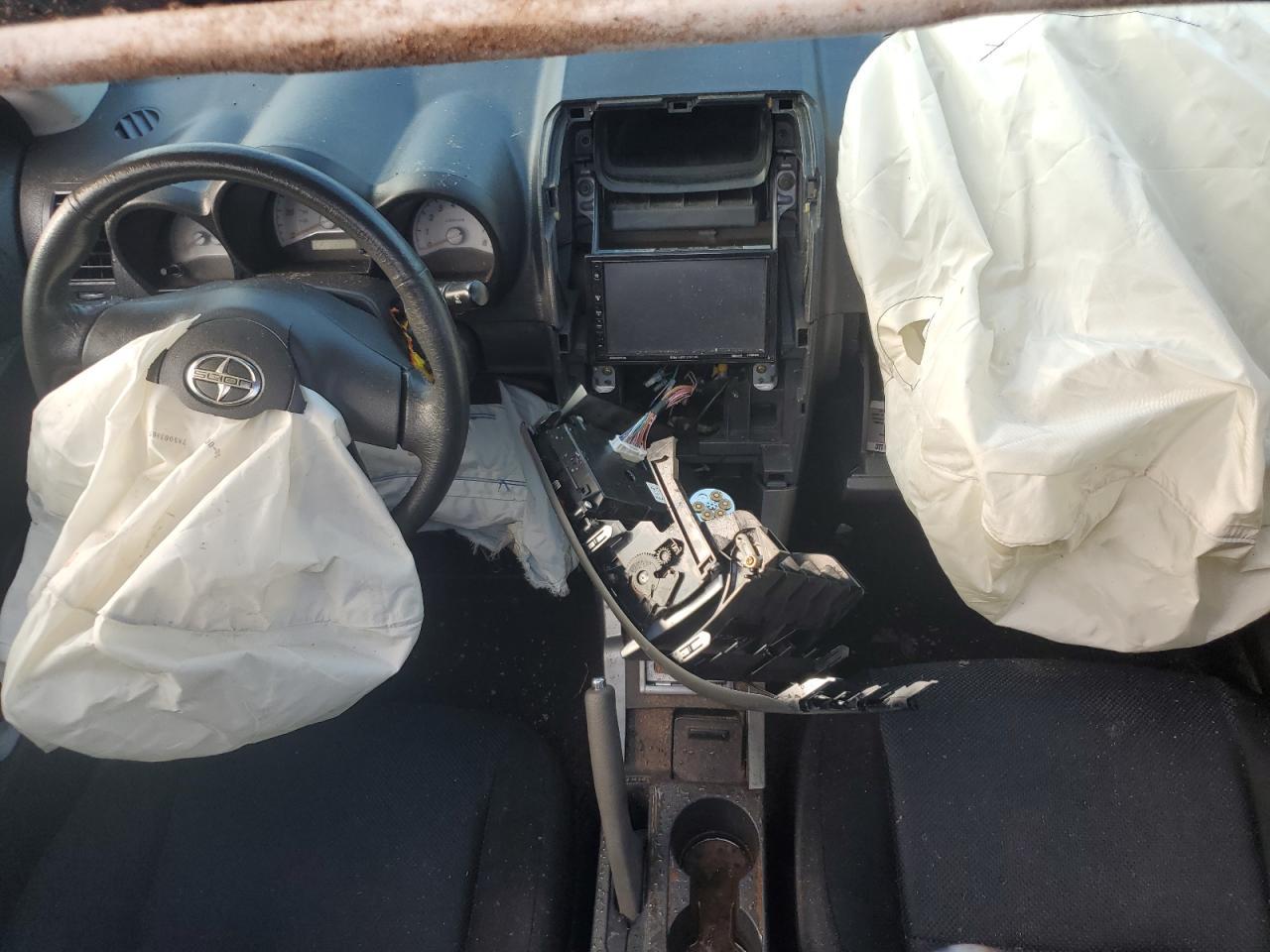 2005 TOYOTA SCION