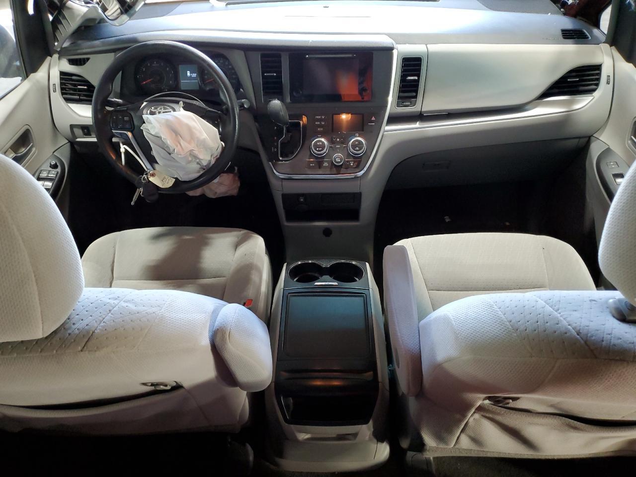 2015 TOYOTA SIENNA