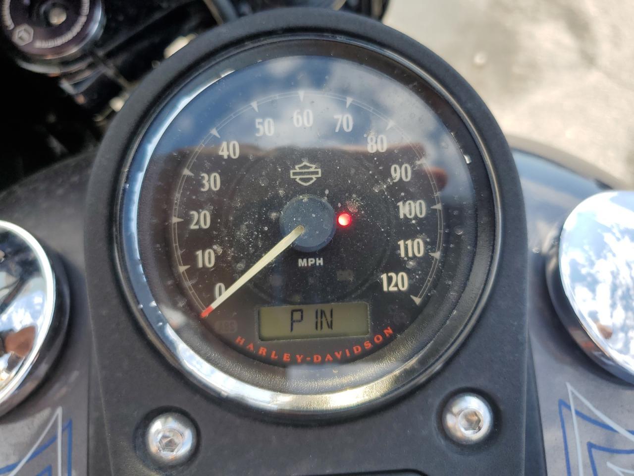 2016 HARLEY-DAVIDSON Fxdb