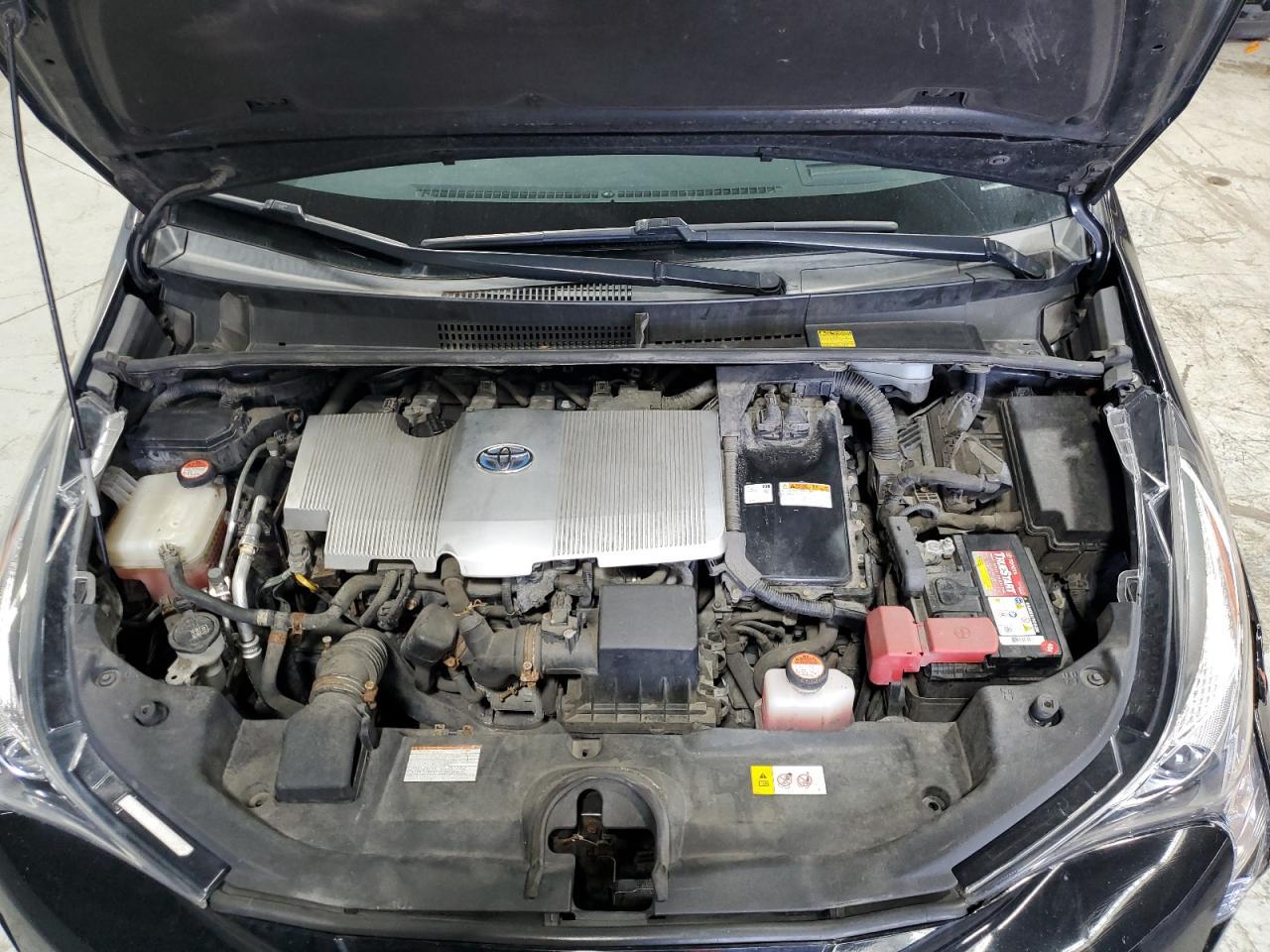 2016 TOYOTA PRIUS
