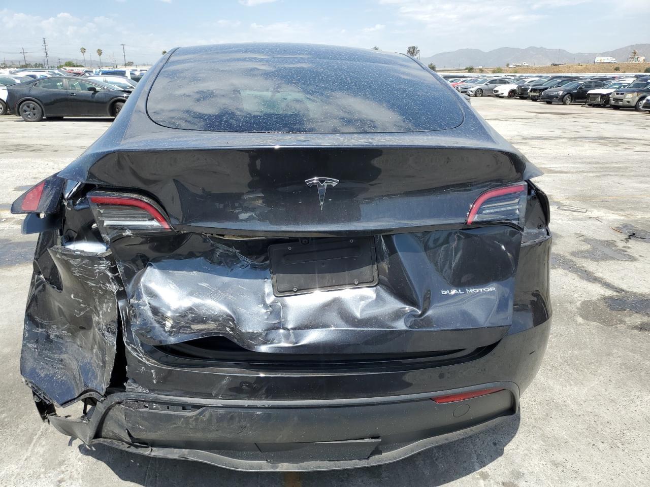 2025 TESLA MODEL Y