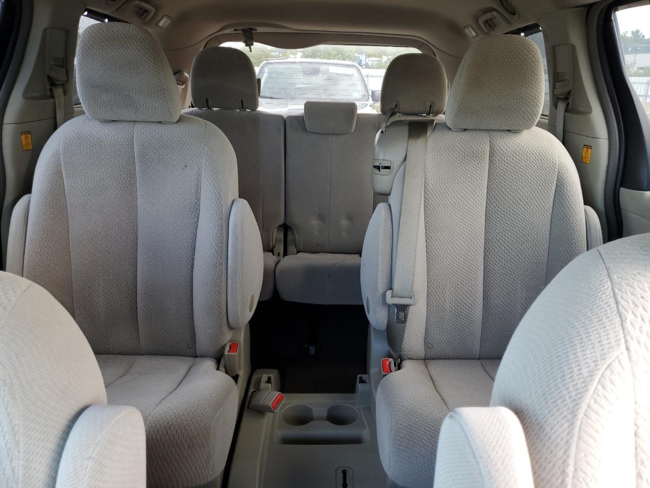 2013 TOYOTA SIENNA