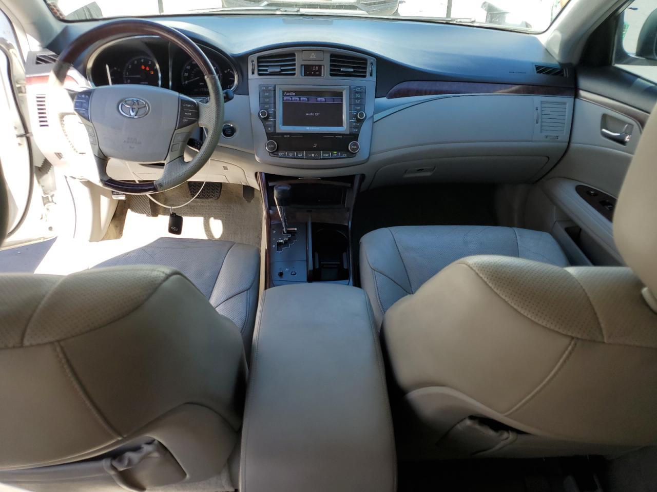 2011 TOYOTA Avalon