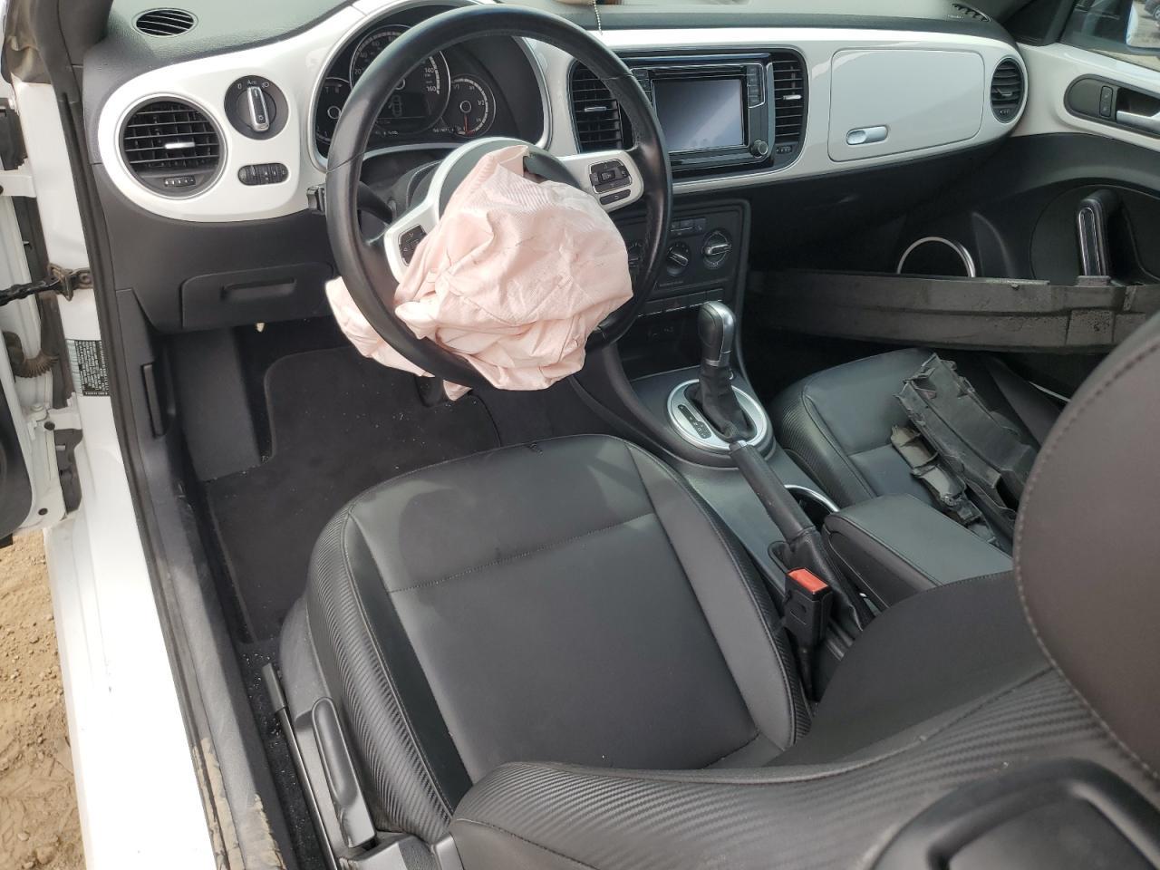 2016 VOLKSWAGEN Beetle
