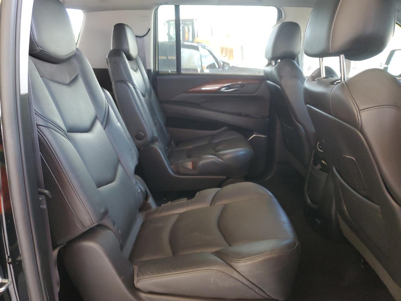 2016 CADILLAC Escalade ESV