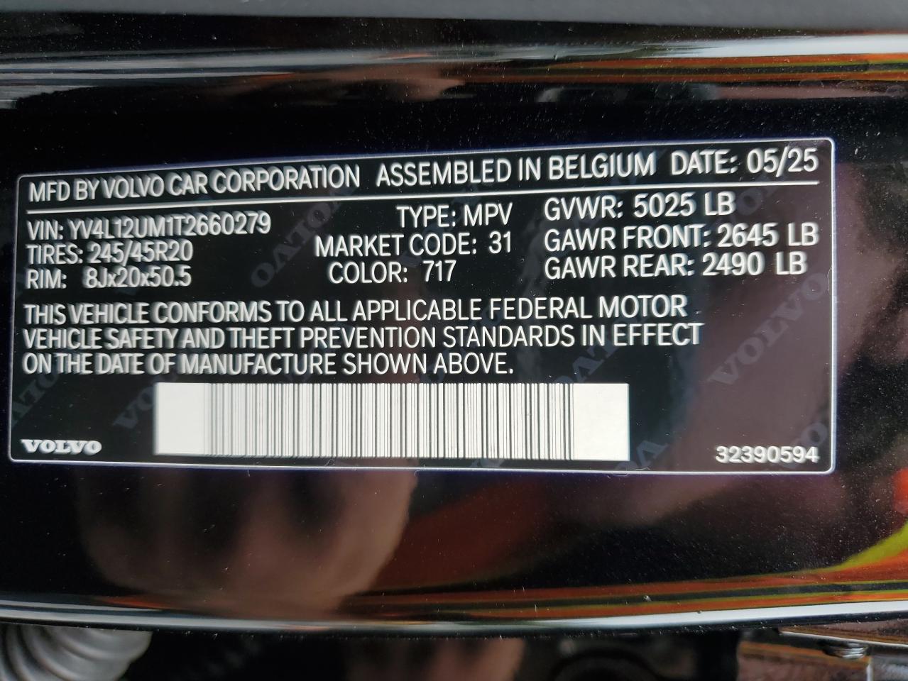 2026 VOLVO XC40