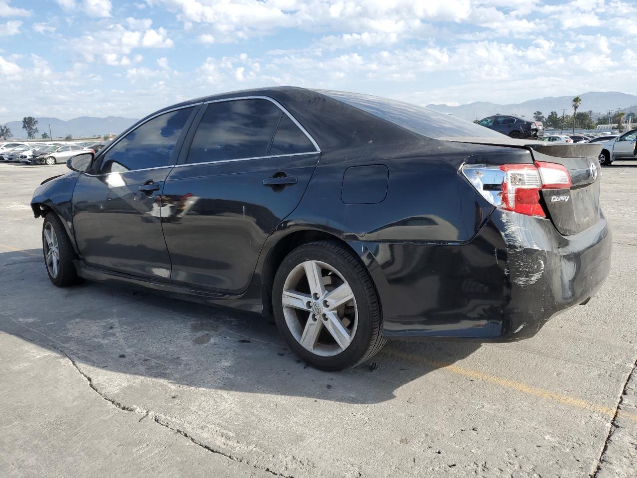 2014 TOYOTA CAMRY