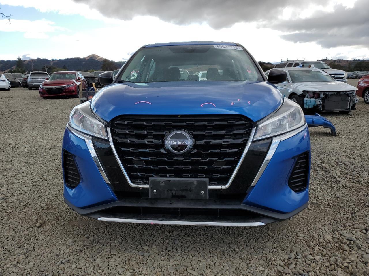 2022 NISSAN KICKS