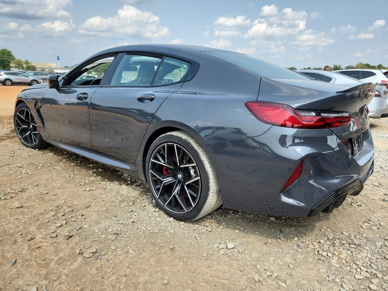 2022 BMW M8