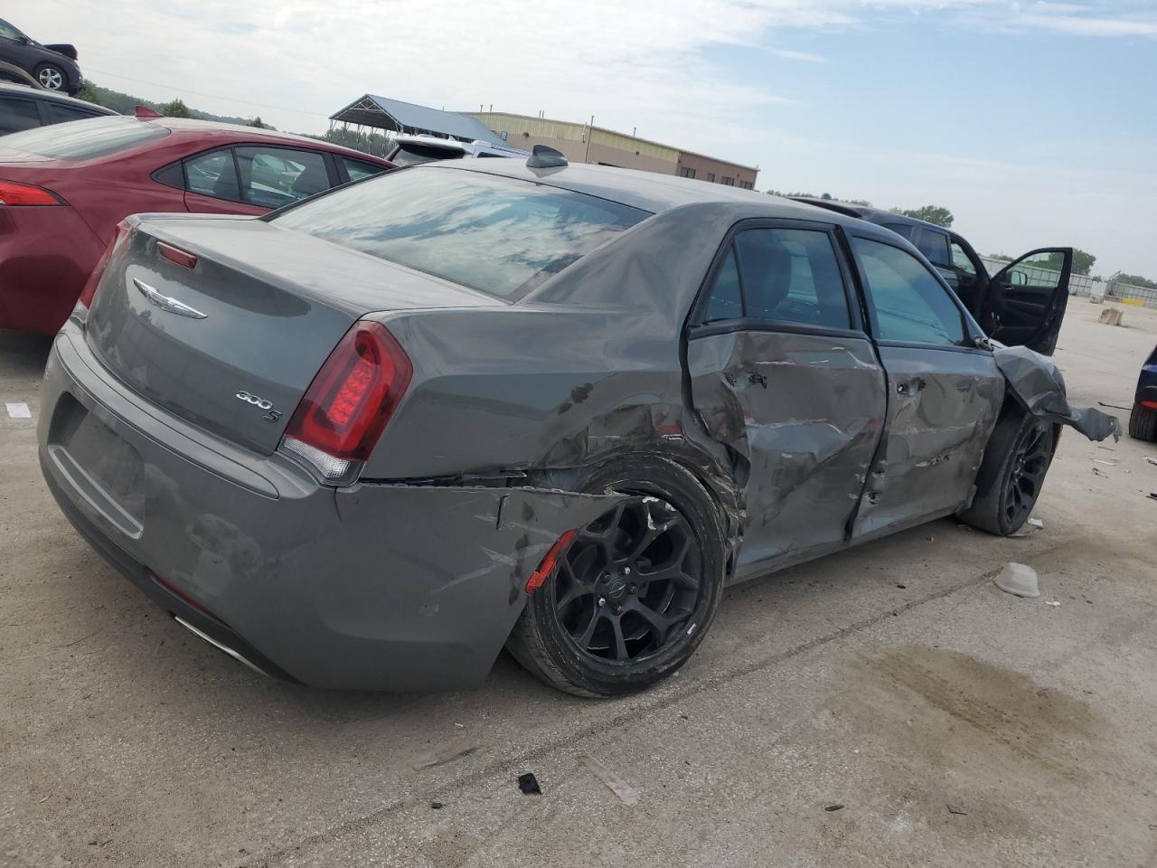 2019 CHRYSLER 300